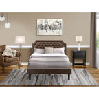 Ensemble de chambre à coucher 2 pièces – Lit plateforme en similicuir et table de chevet, brun foncé, pieds noirs