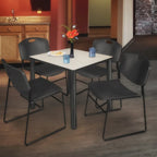 Ensemble table de salle de repos carrée 30 po avec 4 chaises empilables noires – Qualité commerciale