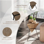 Table d'appoint géométrique triangulaire avec plateau en bois et base en métal